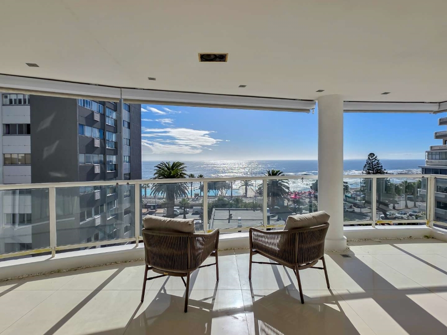 2 Bedroom Property for Sale in Sea Point Western Cape